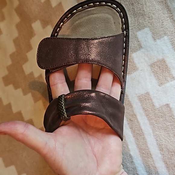 Alegria sandals velcro closure. Very cute sz 8 - Picture 3 of 9